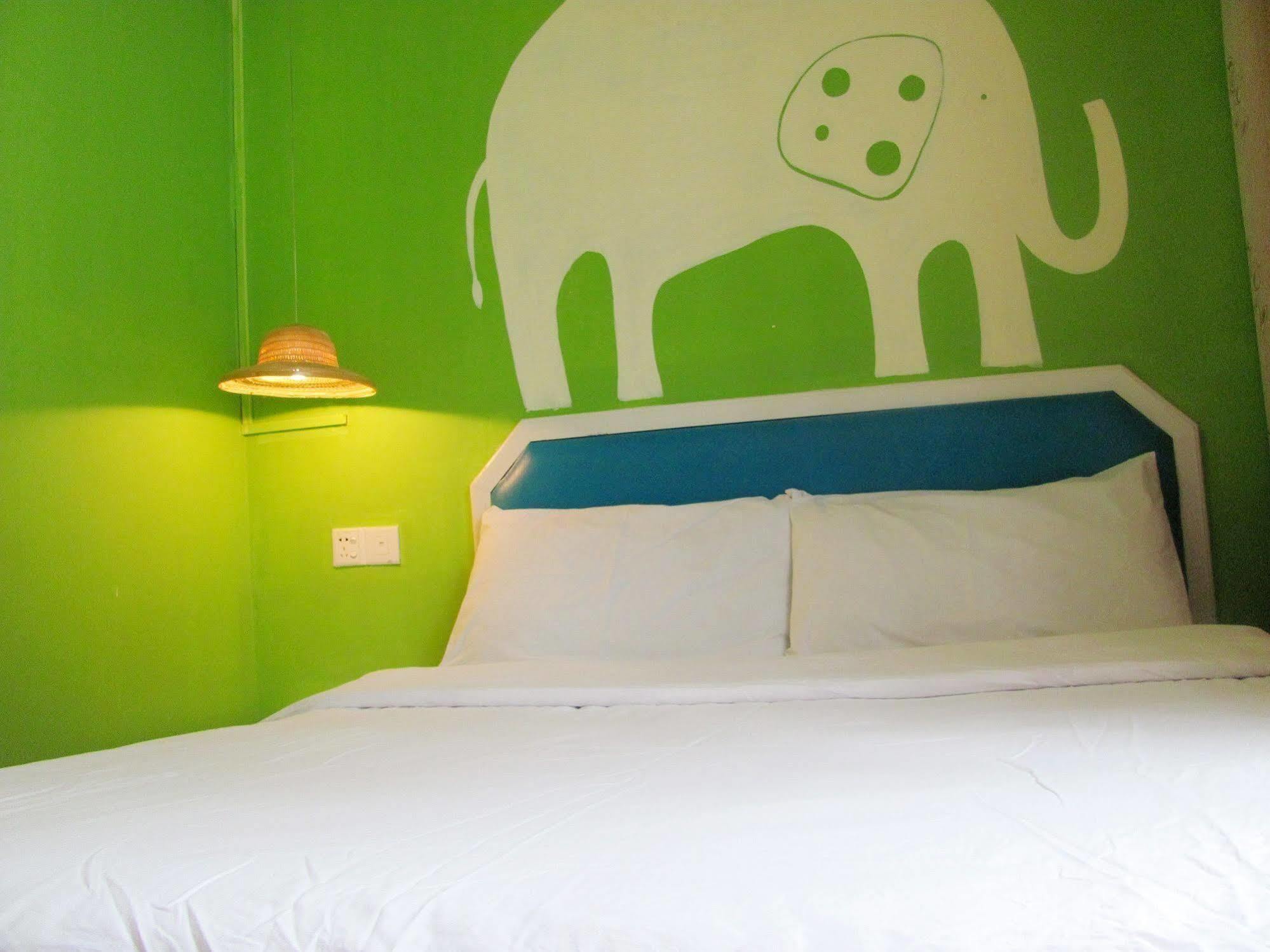 Yangshuo How Flowers Hostel Экстерьер фото